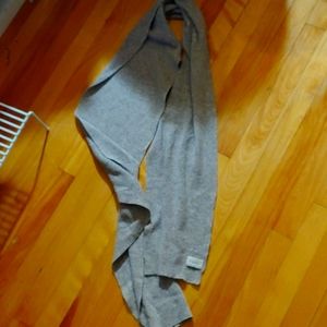 Good used condition Wool Benneton scarf large